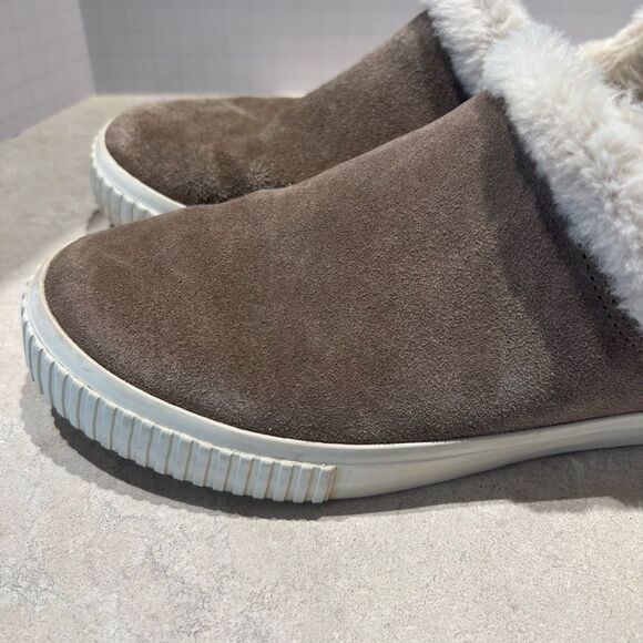 Timberland Women’s Suede Slip-On Shoes with Faux Fur Lining -‎ Size 8, Preloved - Picture 9 of 13